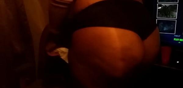  Thick Atlanta chick ass shaking before getting power fucked